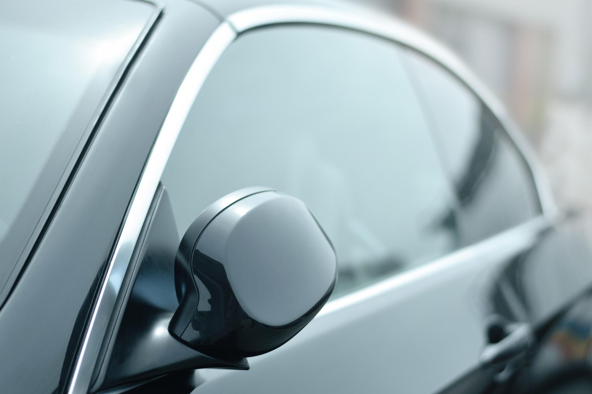 Средства, с помощью которых можно удалить тонировку стекла автомобиля без прогрева феном
