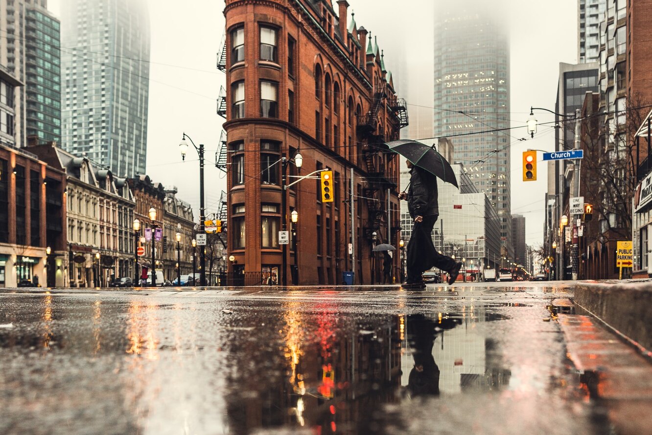 Фон улицы с дождем