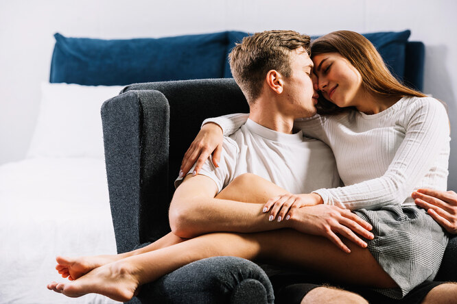 13 причин, почему женщины любят секс в позиции сверху