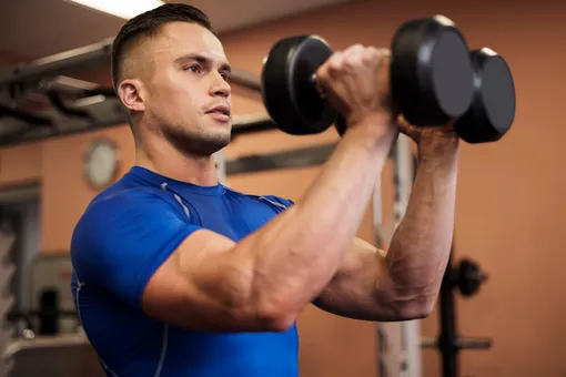 Силовые тренировки не только помогают похудеть, но у сохраняют мышечную массу