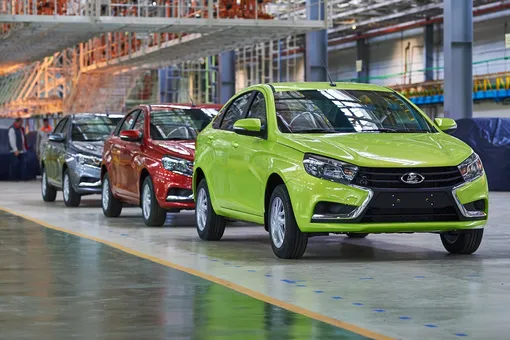 АвтоВАЗ рвет рынок: Lada стала хитом продаж. Ее покупают чаще всего