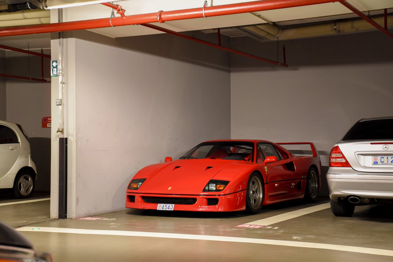 Последний шедевр Энцо. Культовый Ferrari F40 выставили на продажу — очень  дорого