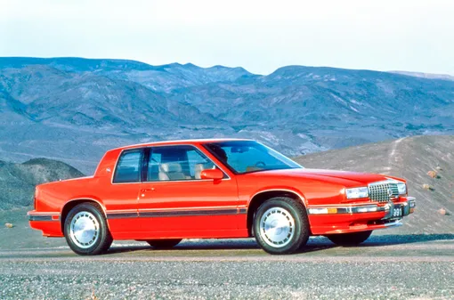 А это – Cadillac Eldorado. Просто сравните две фотографии!