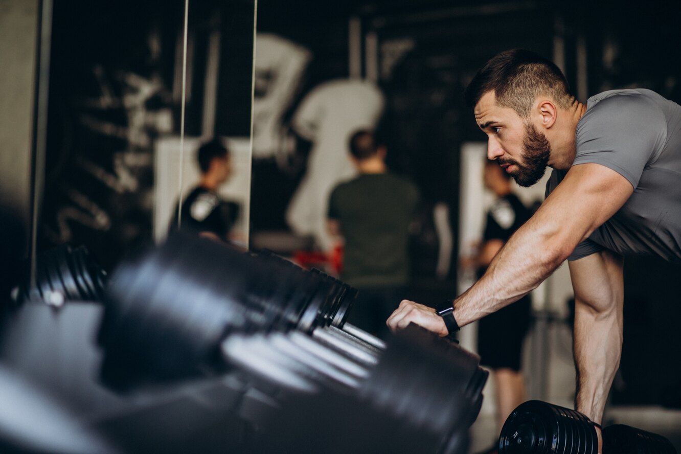 10 тренировок. Кавказцы в спортзале. Матранг в спортзале. Gym guy. Олег Винник фото спортзал.