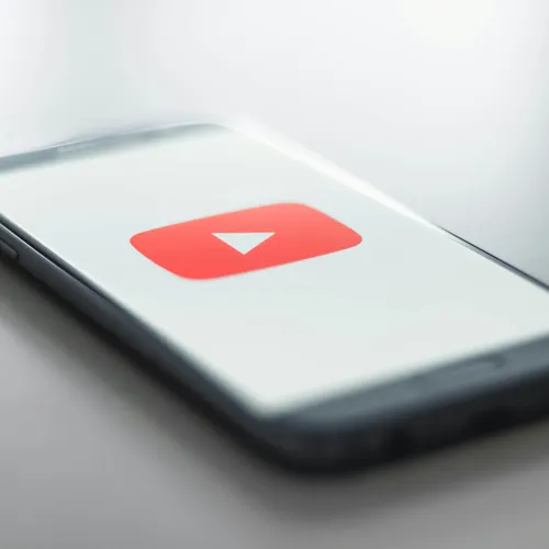 В сети набирает популярность способ избежать замедления YouTube. Работает ли он на самом деле?