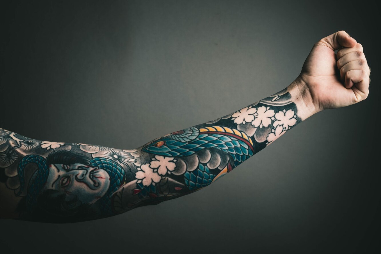 Рукава с татуировками