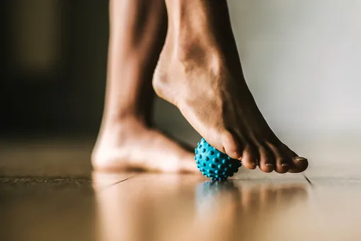 Как не получить травму ног во время тренировок: попробуйте упражнения для стабилизации стопы и голеностопного сустава