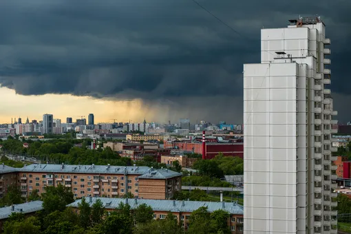 В Москве снова «мегаливни»: зонтик не поможет, понадобится лодка