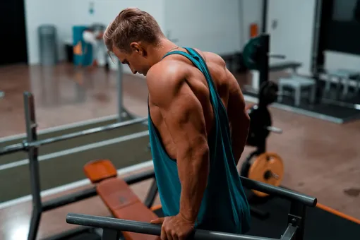 Как прокачать все тело дома: полноценная тренировка для мужчин, которая сожжет жир и проработает мышцы