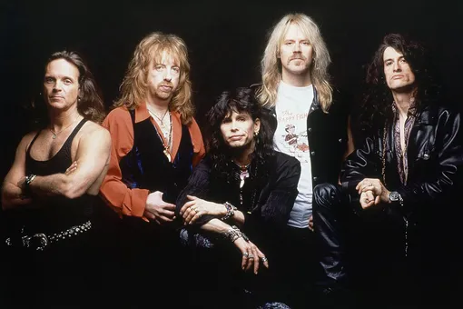 Группа Aerosmith больше не будут гастролировать: вокалист необратимо повредил связки