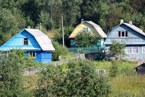 Юрист предупредил, чем грозят временные постройки на даче: как избежать штрафов и сноса