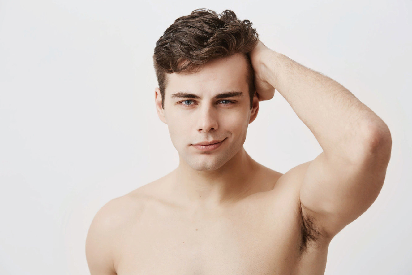 «Брить или не брить?»: все плюсы и минусы удаления волос в мужском паху