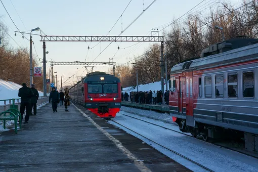 Температура и признаки ОРВИ: что известно о ЧП в поезде Москва — Симферополь, с которого сняли заболевших детей