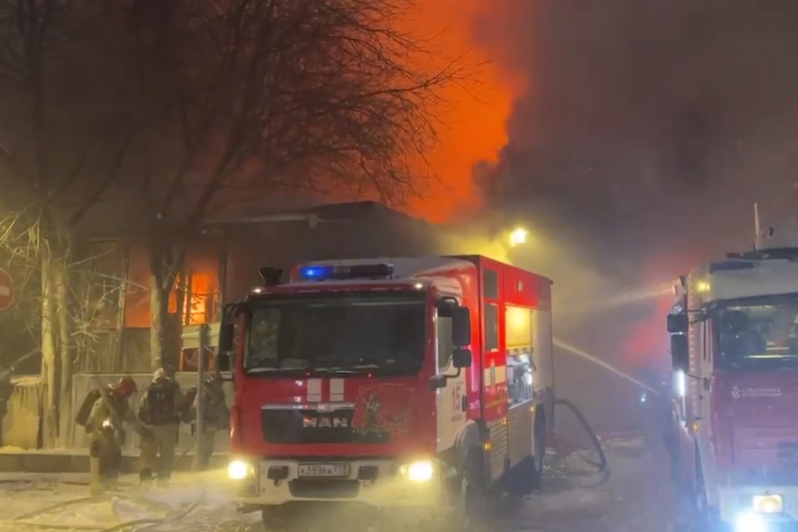 Пожар в «Известия hall»: есть пострадавшие, сгорели бар и ночной клуб