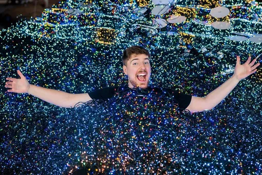 MrBeast зарабатывает 15 тысяч рублей за минуту: все благодаря одному видео