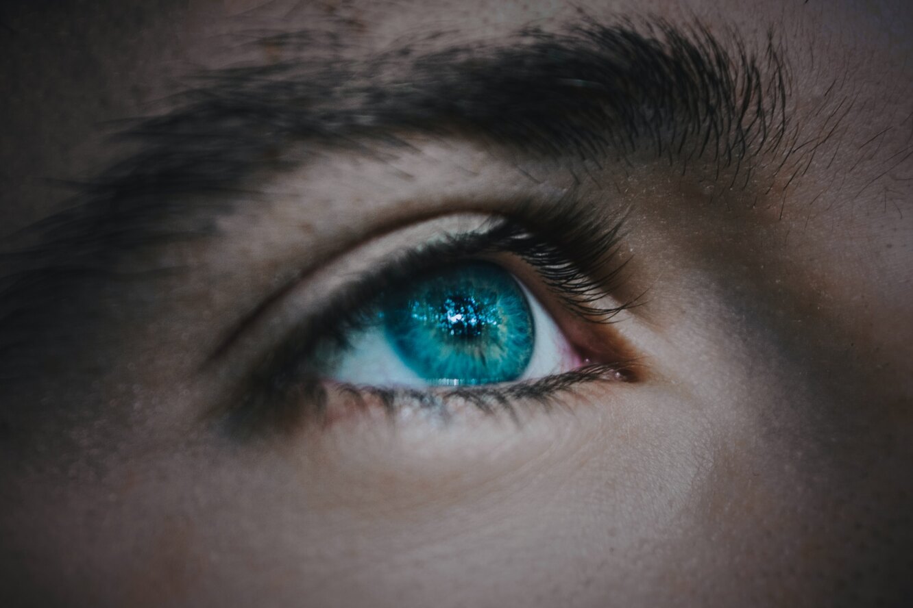Голубые глаза мужские Эстетика