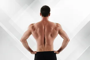 Как накачать мощную спину дома: 7 эффективных упражнений для мужчин