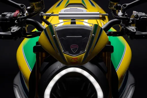 Ducati выпустила мотоцикл Monster Senna, посвященный Айртону Сенне