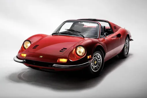 Ferrari Dino, принадлежавший Шер, выставили на аукцион: самые дорогие автомобили певицы