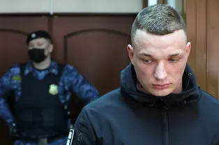 Скандального блогера задержали в центре Москвы: он катался на самокате в полицейской форме