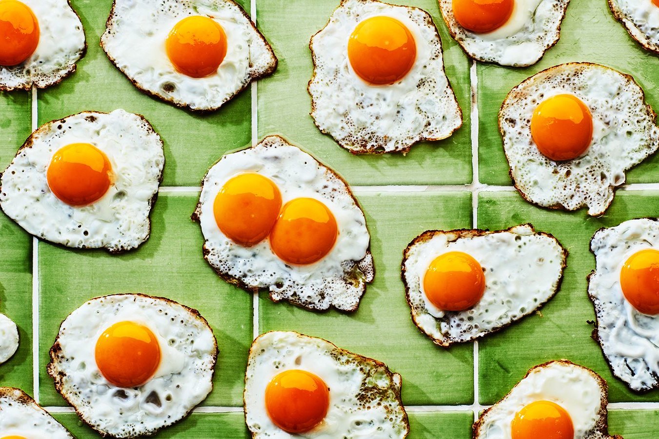 Что полезнее в яйцах — белок или желток? Отвечает нутрициолог
