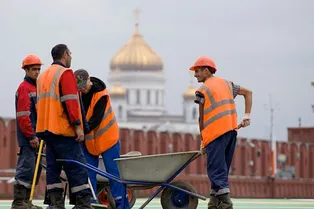 Мигрантов поставят на учет: в России хотят создать единую базу для иностранцев