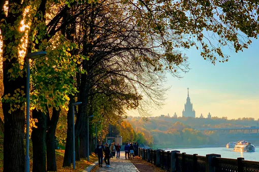 Золотая осень придет в Москву на неделю раньше: синоптики рассказали, когда облик столицы изменится на осенний