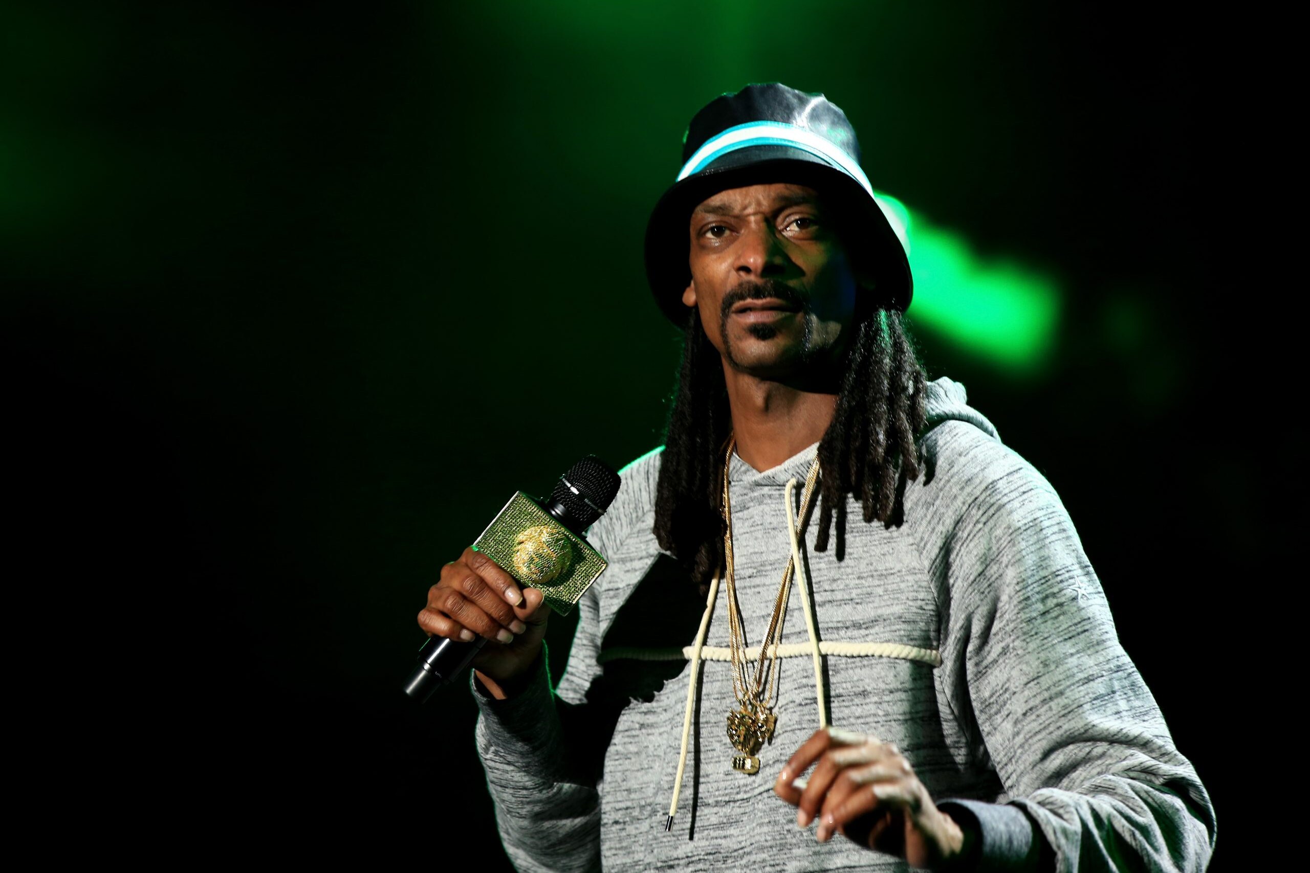 Snoop Dogg начал качаться? Музыкант опубликовал видео из зала