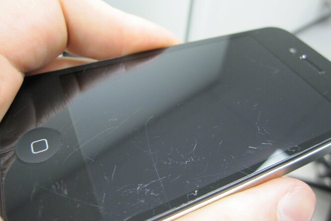 Как удалить царапины с экрана смартфона: 5 способов обновить гаджет