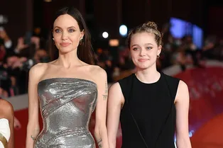 Дочь Джоли и Питта официально отрекается от отца: как отреагировал на это артист?