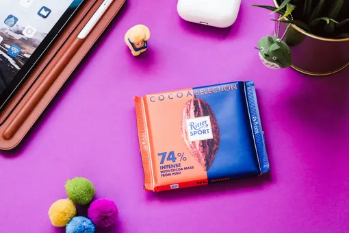 Шоколадки стали надкусывать прямо в московских магазинах: Ritter Sport теперь защищают пластиком