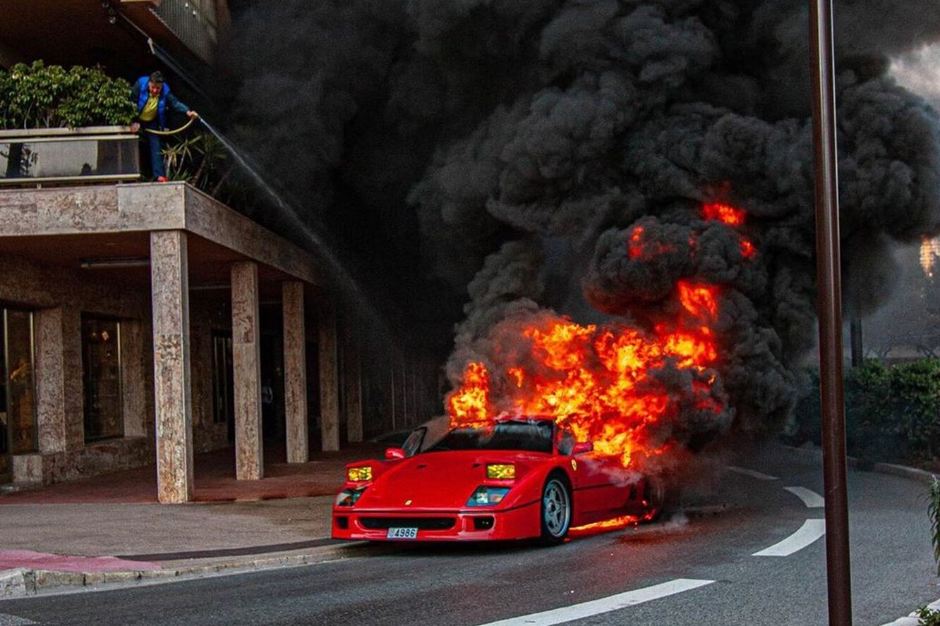 Фон горящей машины
