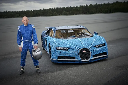 Drivable Bugatti Chiron made of LEGO Technic